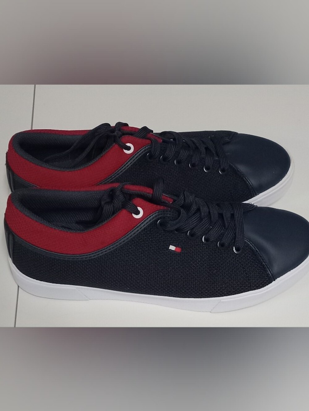 Tommy Hilfiger Men's Black & Red Low-Top Sneakers